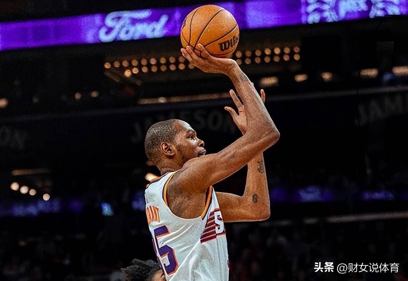  杜兰特关键节点比分优势明显，独行侠带队取胜！
